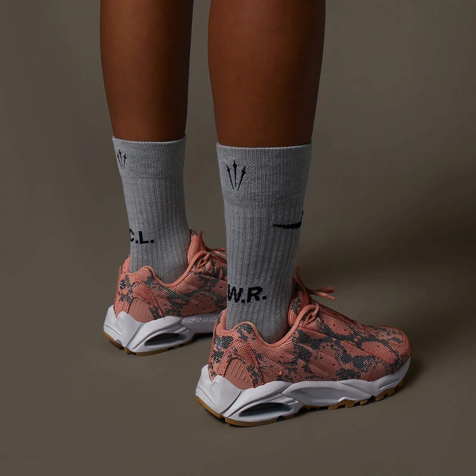 Hot Step - Image 7